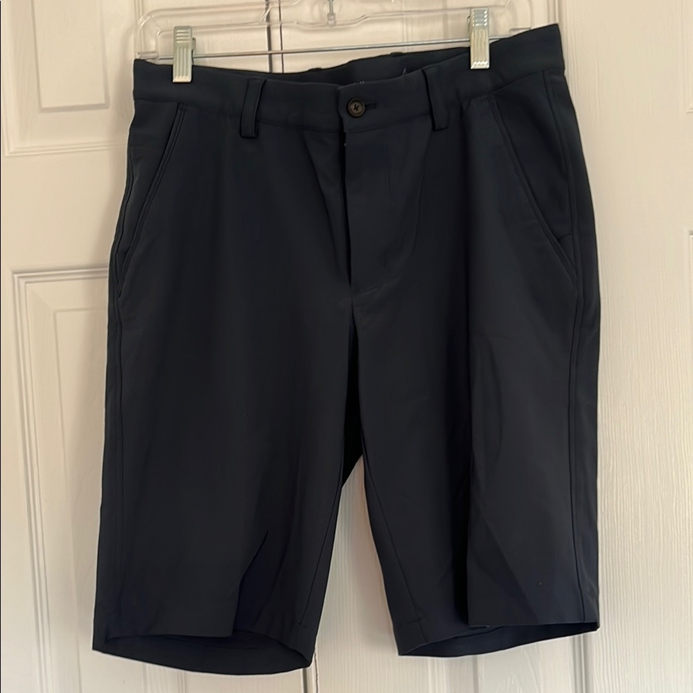 Men's Greg Norman Navy golf Shorts. Size 30. Barely worn!
